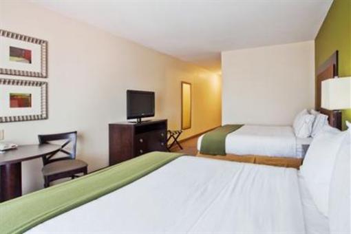 фото отеля Holiday Inn Express Hotel & Suites Savannah-Midtown