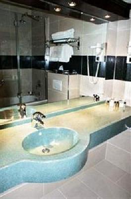 фото отеля BEST WESTERN Blue Square Hotel