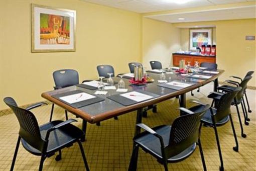 фото отеля Crowne Plaza Hotel Englewood