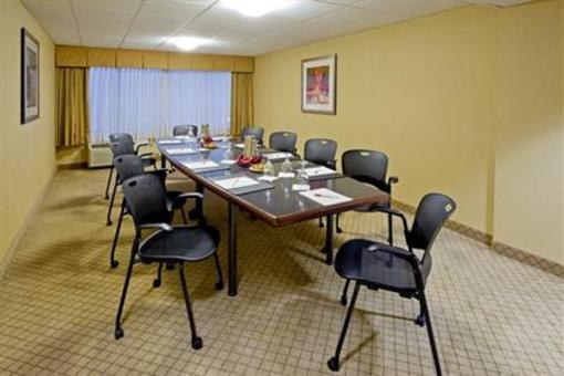 фото отеля Crowne Plaza Hotel Englewood