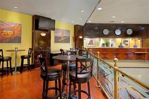 фото отеля Crowne Plaza Hotel Englewood