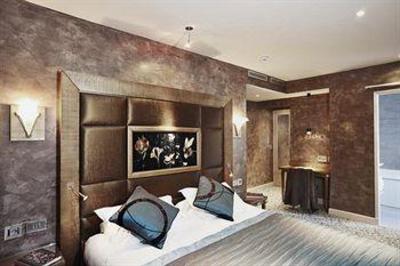 фото отеля Hotel des Champs-Elysees