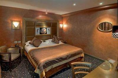 фото отеля Hotel des Champs-Elysees