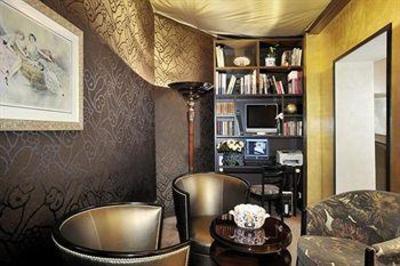 фото отеля Hotel des Champs-Elysees