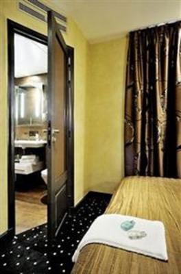 фото отеля Hotel des Champs-Elysees