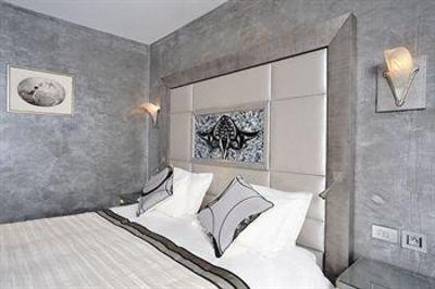 фото отеля Hotel des Champs-Elysees