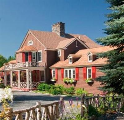 фото отеля Lodge at Moosehead Lake