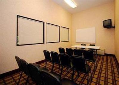 фото отеля Comfort Suites Coraopolis