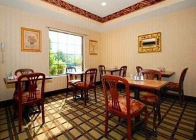 фото отеля Comfort Suites Coraopolis