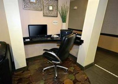 фото отеля Comfort Suites Coraopolis