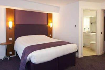 фото отеля Premier Inn Newmarket