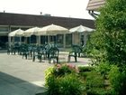 фото отеля Raintree Inn