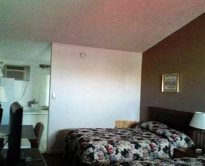 фото отеля First Interstate Inn