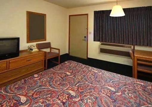 фото отеля Econo Lodge WaKeeney