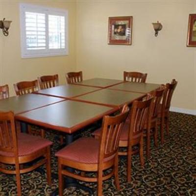 фото отеля Magnuson Hotel Zephyrhills