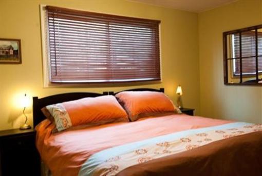 фото отеля Auberge Kicking Horse B&B