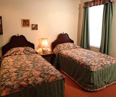 фото отеля Paeroa Lakeside Homestay