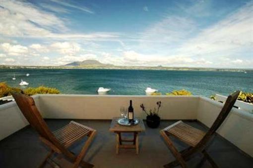 фото отеля Paeroa Lakeside Homestay