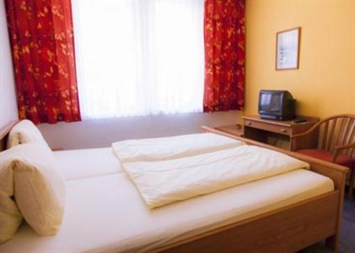 фото отеля Strandhotel Seeblick Sankt Kanzian am Klopeiner See
