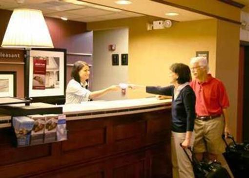 фото отеля Hampton Inn Mt. Pleasant