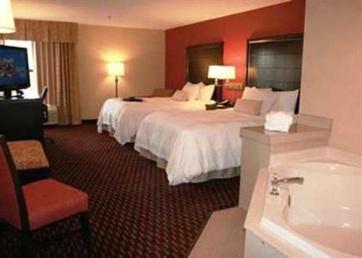 фото отеля Hampton Inn Mt. Pleasant