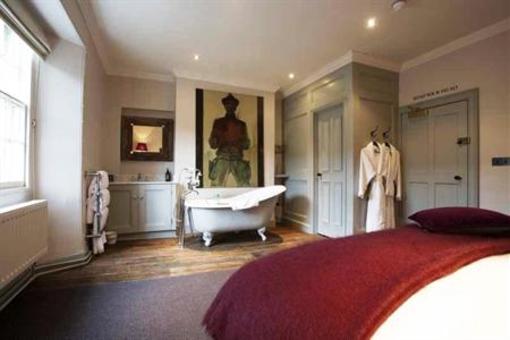 фото отеля The Wheatsheaf Inn Northleach