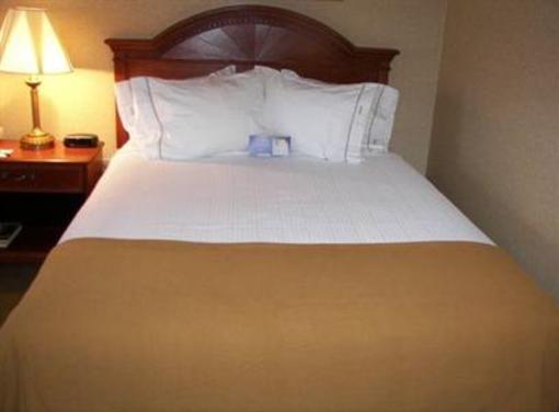 фото отеля Holiday Inn Express Hotel & Suites Drums-Hazelton