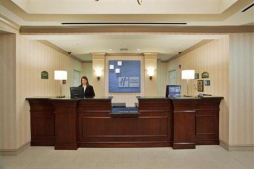 фото отеля Holiday Inn Express Hotel & Suites Drums-Hazelton