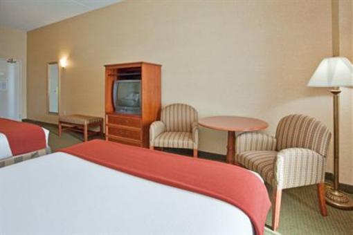 фото отеля Holiday Inn Express Hotel & Suites Drums-Hazelton