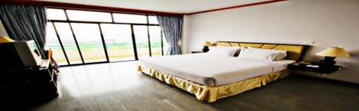фото отеля Surin Majestic Hotel