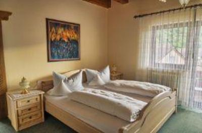 фото отеля Hotel Hirsch Bad Peterstal-Griesbach