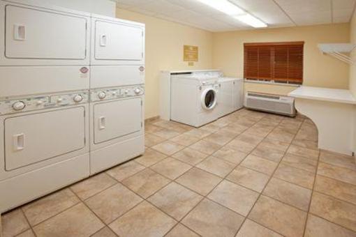 фото отеля Candlewood Suites Elgin - Northwest Chicago