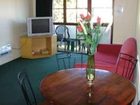 фото отеля Tudor Court Motel