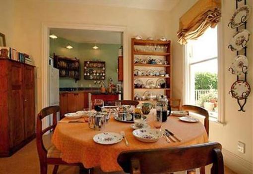 фото отеля Booklovers Bed & Breakfast