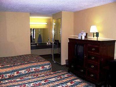 фото отеля Super 8 Universal City