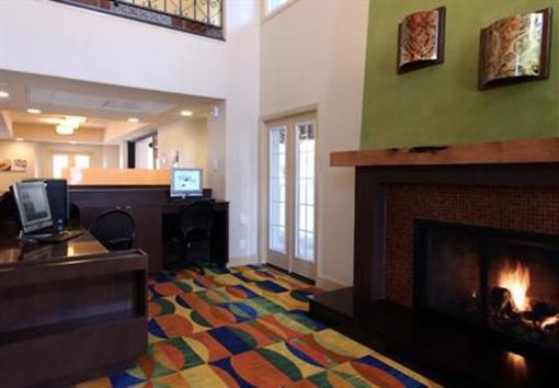 фото отеля Fairfield Inn & Suites San Diego Old Town