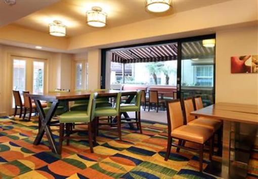 фото отеля Fairfield Inn & Suites San Diego Old Town
