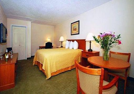 фото отеля Quality Inn & Suites New Orleans