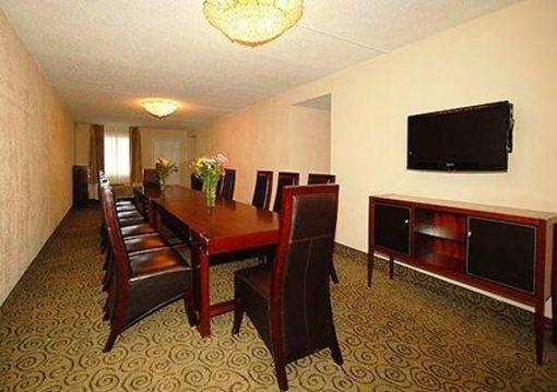 фото отеля Quality Inn & Suites New Orleans