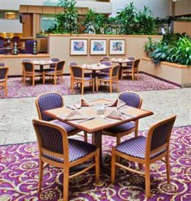 фото отеля Holiday Inn Select Orlando - International Airport