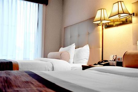 фото отеля BEST WESTERN PLUS Montreal Downtown- Hotel Europa