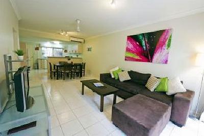 фото отеля Costa Royale Beachfront Apartments Trinity Beach Cairns