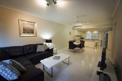 фото отеля Costa Royale Beachfront Apartments Trinity Beach Cairns