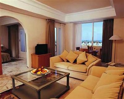 фото отеля Ramada Plaza Tunis