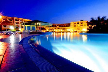 фото отеля Ramada Plaza Tunis