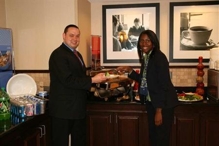 фото отеля Hampton Inn & Suites Houston-Bush Intercontinental Airport