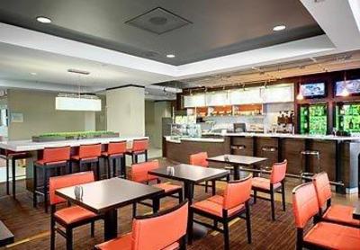 фото отеля Courtyard by Marriott Richmond Chester