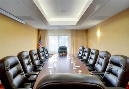 фото отеля Courtyard by Marriott Richmond Chester