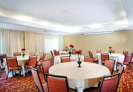 фото отеля Courtyard by Marriott Richmond Chester