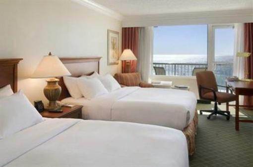 фото отеля Hilton Pensacola Beach Gulf Front